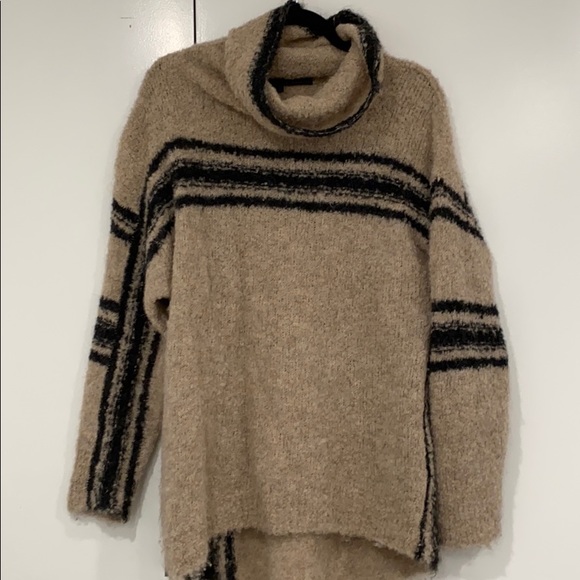 360 Sweater Sweaters - 360 sweater beige and black detail